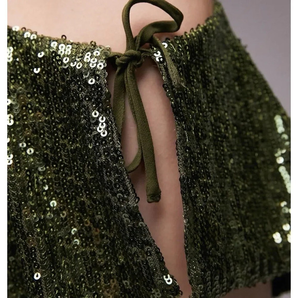 Topshop sequin crop cami in green Size 8 Sexy Bold Daring - Picture 2 of 8